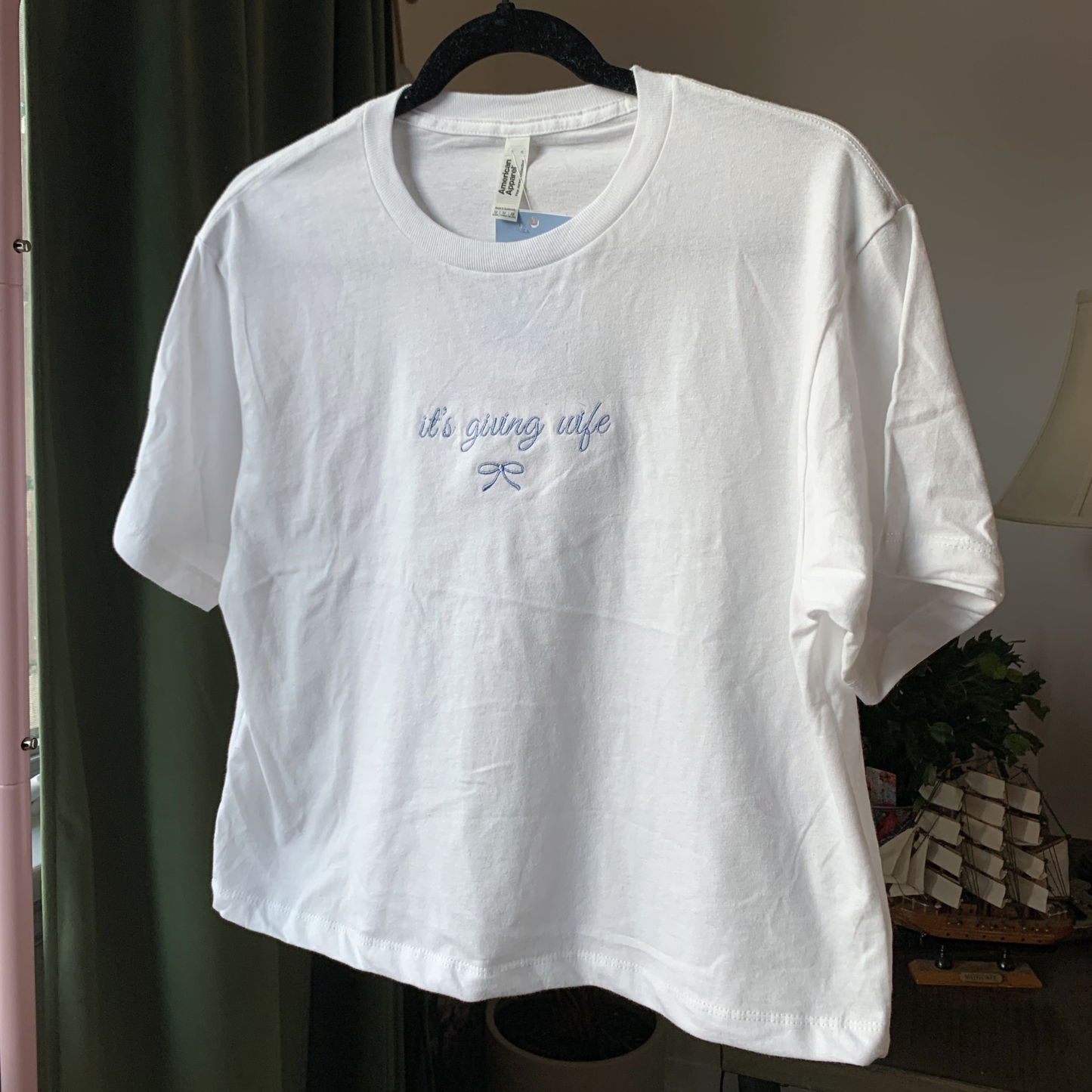 It's Giving Wife Embroidered Crop T-Shirt